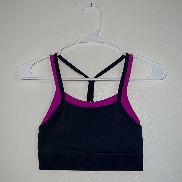 Fabletics sports bra — size XS - Picture 1 of 4
